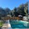 Maisons de vacances Issola - Maison familiale avec piscine : photos des chambres