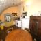 Maisons de vacances Rustic Holiday Home in Saint Geniez d Olt with a Garden : photos des chambres