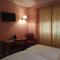 Hotels Logis Auberge le centre poitou : photos des chambres