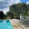 Maisons de vacances Charming Cottage with view and pool in Provence : photos des chambres