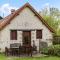 Maisons de vacances Nice Home In Savigny Sous Le Lude With Wifi, Private Swimming Pool And 4 Bedrooms : photos des chambres