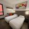 Hotels Urban Style Cannes Mouans-Sartoux - Piscine Exterieure - Parking Gratuit : photos des chambres