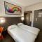 Hotels Urban Style Cannes Mouans-Sartoux - Piscine Exterieure - Parking Gratuit : photos des chambres