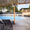 Villas Gite 4etoiles avec piscine sur les coteaux : photos des chambres