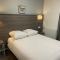 Hotels Hipotel Paris buttes chaumont Belleville : photos des chambres