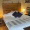 Maisons d'hotes Guestroom Solesmes, 1 piece, 3 personnes - FR-1-410-404 : photos des chambres