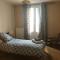 Appartements La Maison Charmante: Spacious 4-Bedroom Retreat in Saint-Severin : photos des chambres