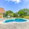 Maisons de vacances Beautiful Home In Autoire With Outdoor Swimming Pool, Wifi And 3 Bedrooms : photos des chambres