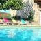 Maisons de vacances MAGNANERIE DE MONTREAL, grand gite avec piscine : photos des chambres
