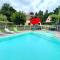 Maisons de vacances La Sarrazine - Gite familial avec piscine : photos des chambres