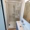 B&B / Chambres d'hotes Chambre Crozon avec salle de bains privative dans une residence avec salon et cuisine partages : photos des chambres