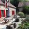 Maisons de vacances Stone country house in Rouy with private pool : photos des chambres