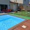 Maisons de vacances Charmante villa avec piscine : photos des chambres