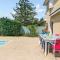 Maisons de vacances Spacious house with swimming pool near Lyon - Welkeys : photos des chambres