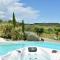 Villas Villa with heated pool jacuzzi sports field and stunning views : photos des chambres