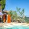 Maisons de vacances Detached holiday home in Chassiers with pool : photos des chambres