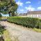 Maisons de vacances Welcoming Holiday Home in Brainville with Fenced Garden : photos des chambres