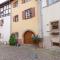 Appartements Gite Bredala situe dans les Remparts Eguisheim : photos des chambres