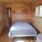 B&B / Chambres d'hotes Roulotte en bois : photos des chambres