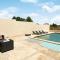 Maisons de vacances Amazing Home In Aramon With Outdoor Swimming Pool, Wifi And Indoor Swimming Pool : photos des chambres