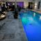 Appartements piscine privee avec studio : photos des chambres