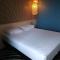 Hotels Hotel Joinville Hippodrome : photos des chambres
