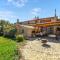 Maisons de vacances Amazing Home In Sault With Outdoor Swimming Pool, Wifi And Private Swimming Pool : photos des chambres