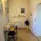 Appartements Maison Gabriel - Logement charmant au coeur de la Cite Medievale - T3 75m2 : photos des chambres