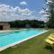 Maisons de vacances Chateau de caractere avec piscine au coeur du Perigord vert : photos des chambres