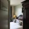 Hotels Logis Hotel De France : photos des chambres