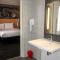 Hotels Ibis Saint-Genis-Pouilly Geneve : photos des chambres