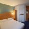 Hotels BRIT HOTEL Caen Herouville : photos des chambres