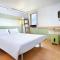 Hotels Ibis budget Beziers Est Mediterranee A9 / A75 : photos des chambres